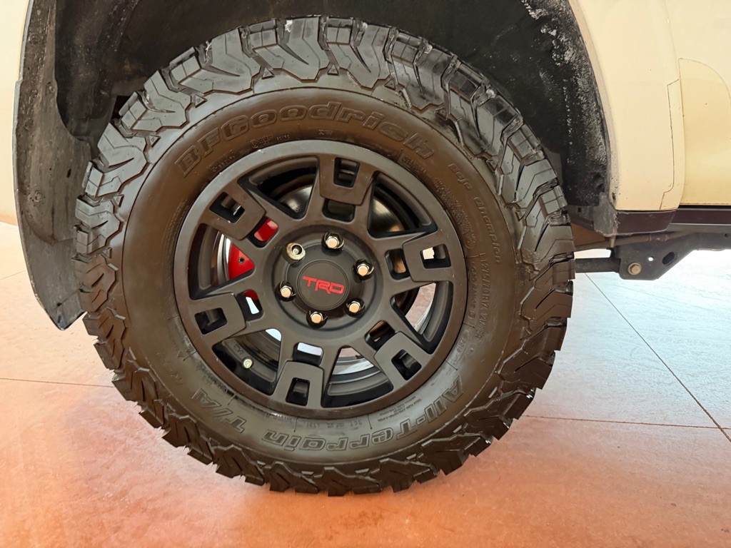 2017 Toyota 4Runner Image 14