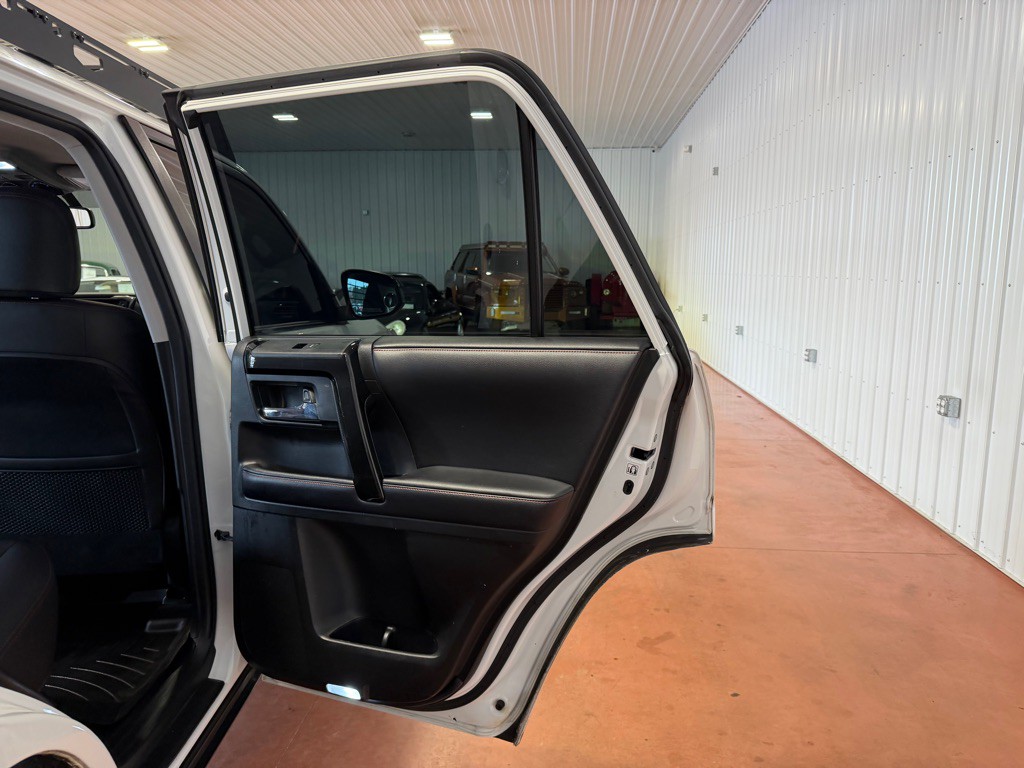 2017 Toyota 4Runner Image 25