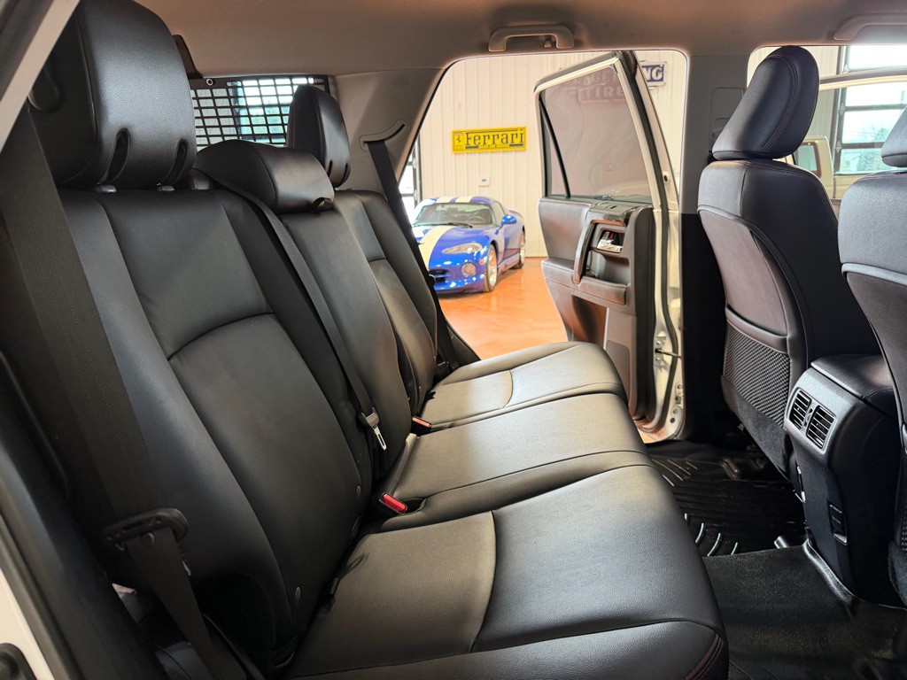 2017 Toyota 4Runner Image 27