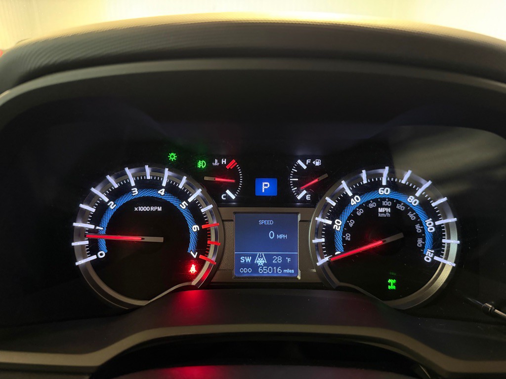 2017 Toyota 4Runner Image 32