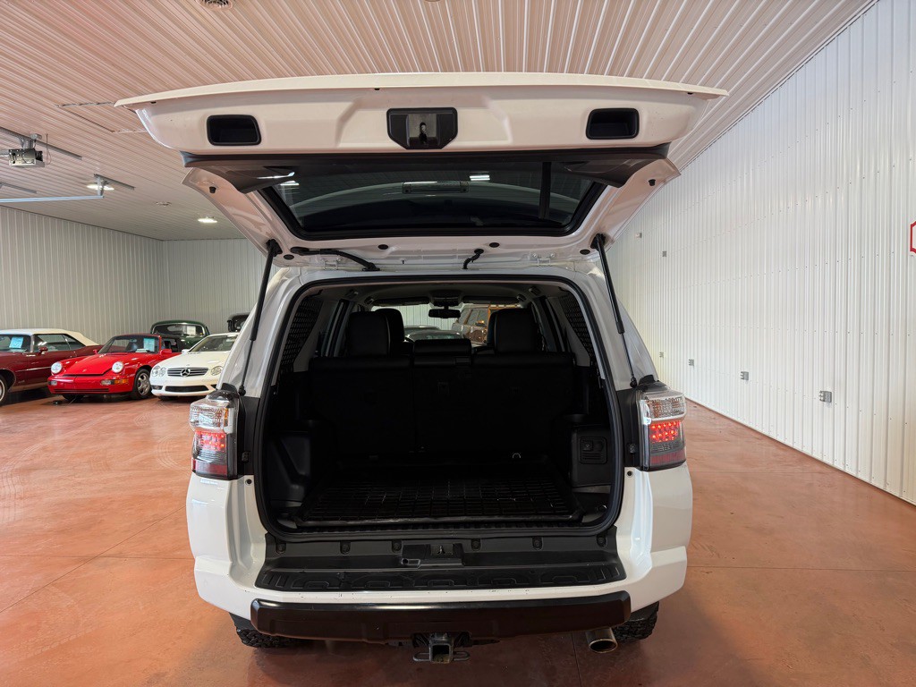 2017 Toyota 4Runner Image 34