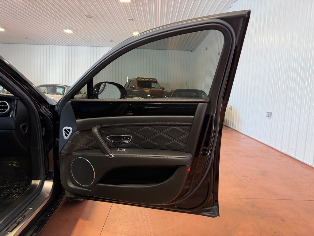 2014 Bentley Flying Spur Image 24