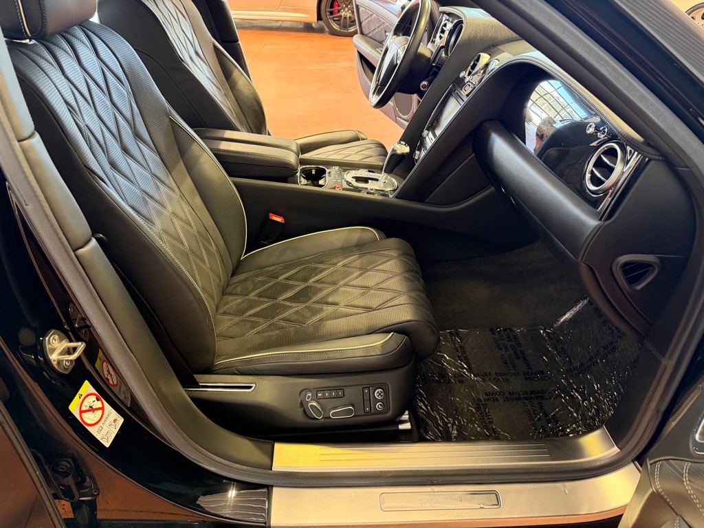 2014 Bentley Flying Spur Image 25