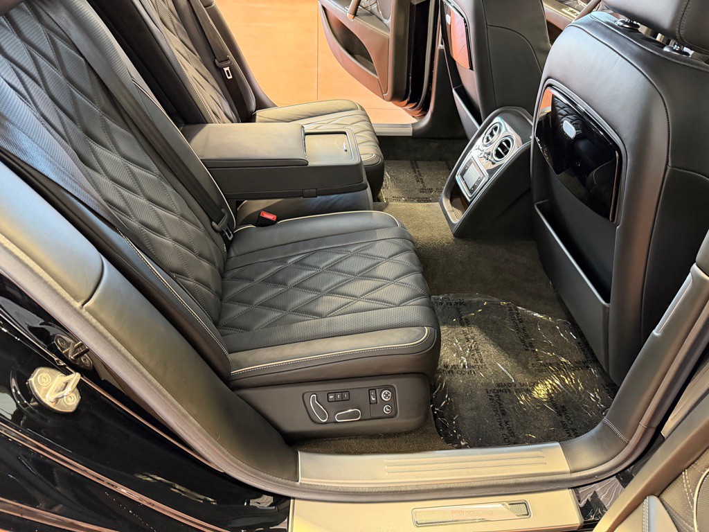 2014 Bentley Flying Spur Image 29