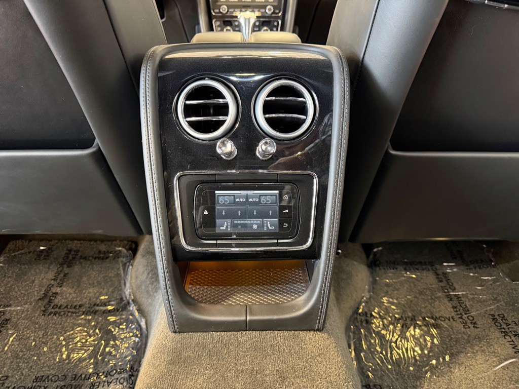 2014 Bentley Flying Spur Image 31