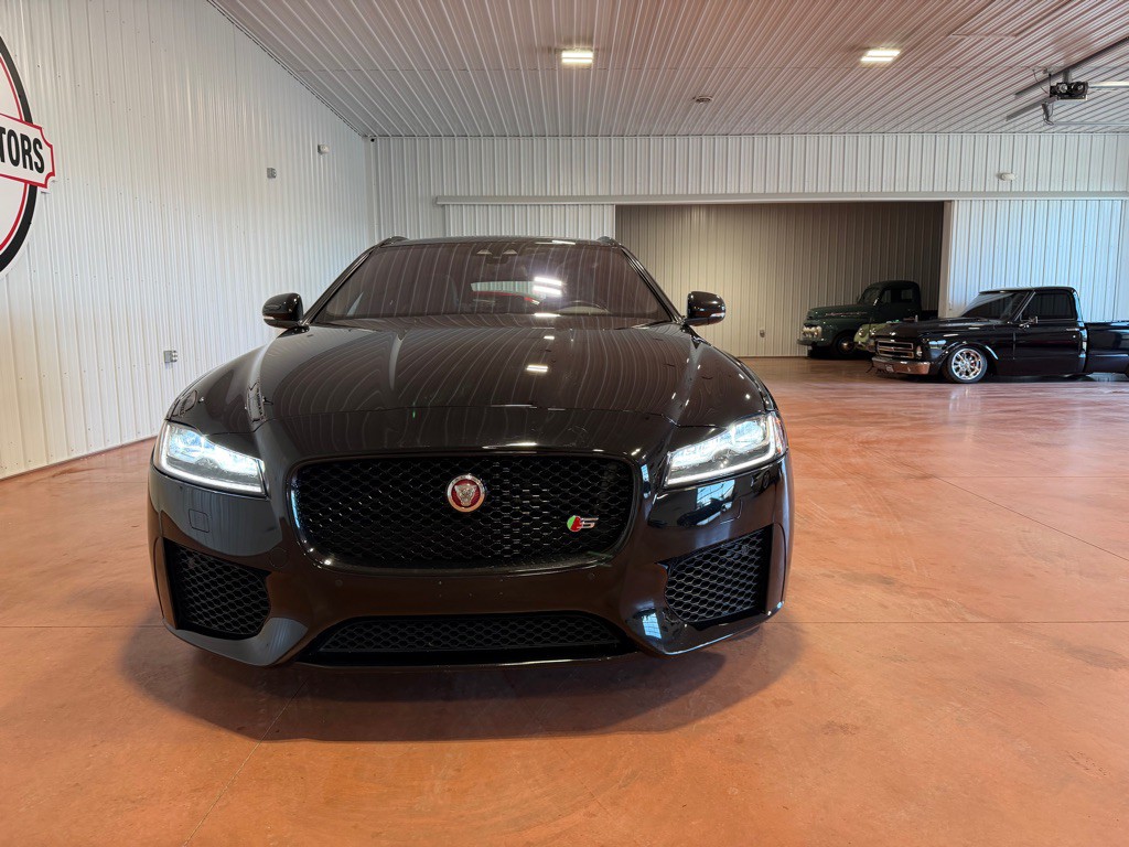 2018 Jaguar XF Image 5