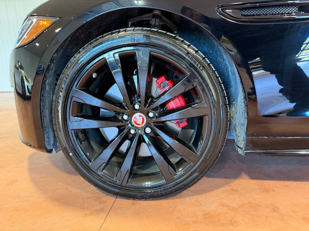 2018 Jaguar XF Image 12