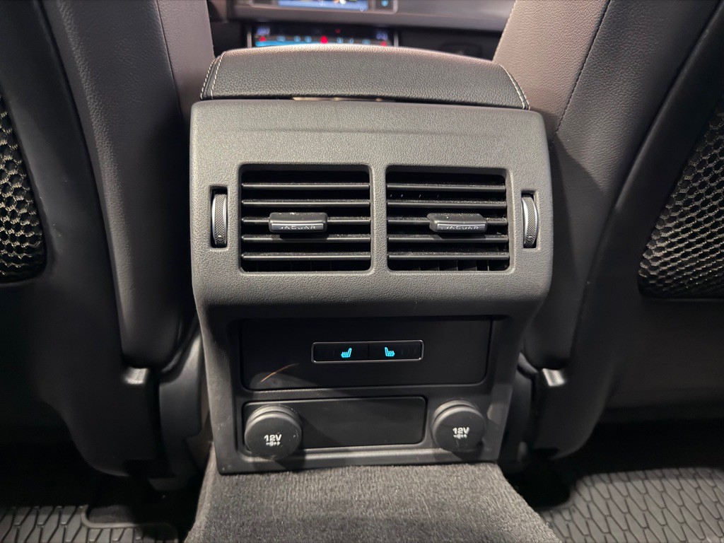 2018 Jaguar XF Image 34