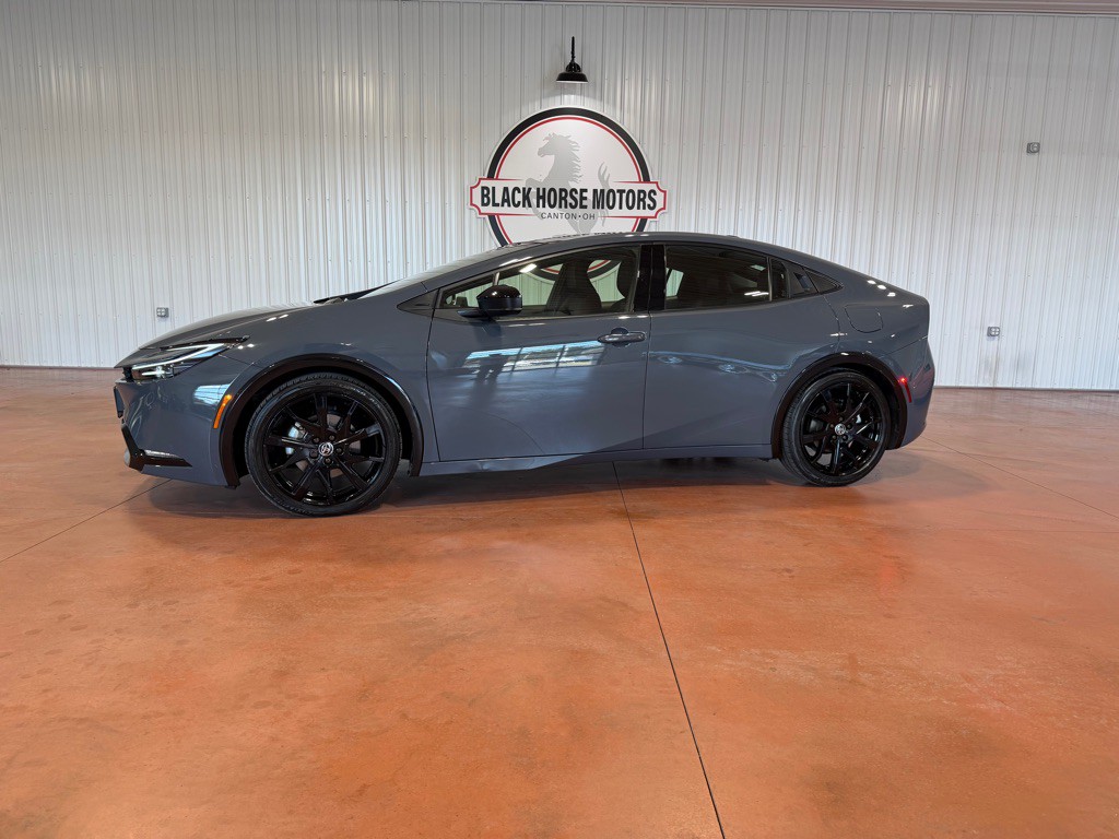 2024 Toyota Prius Image 2