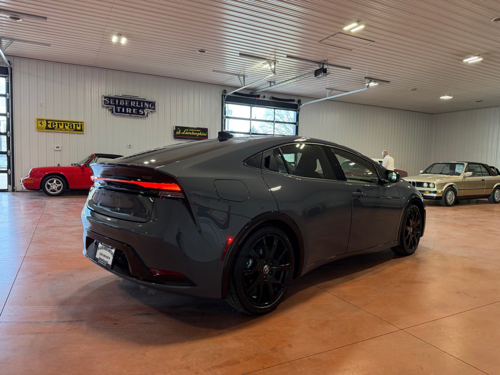 2024 Toyota Prius Image 8