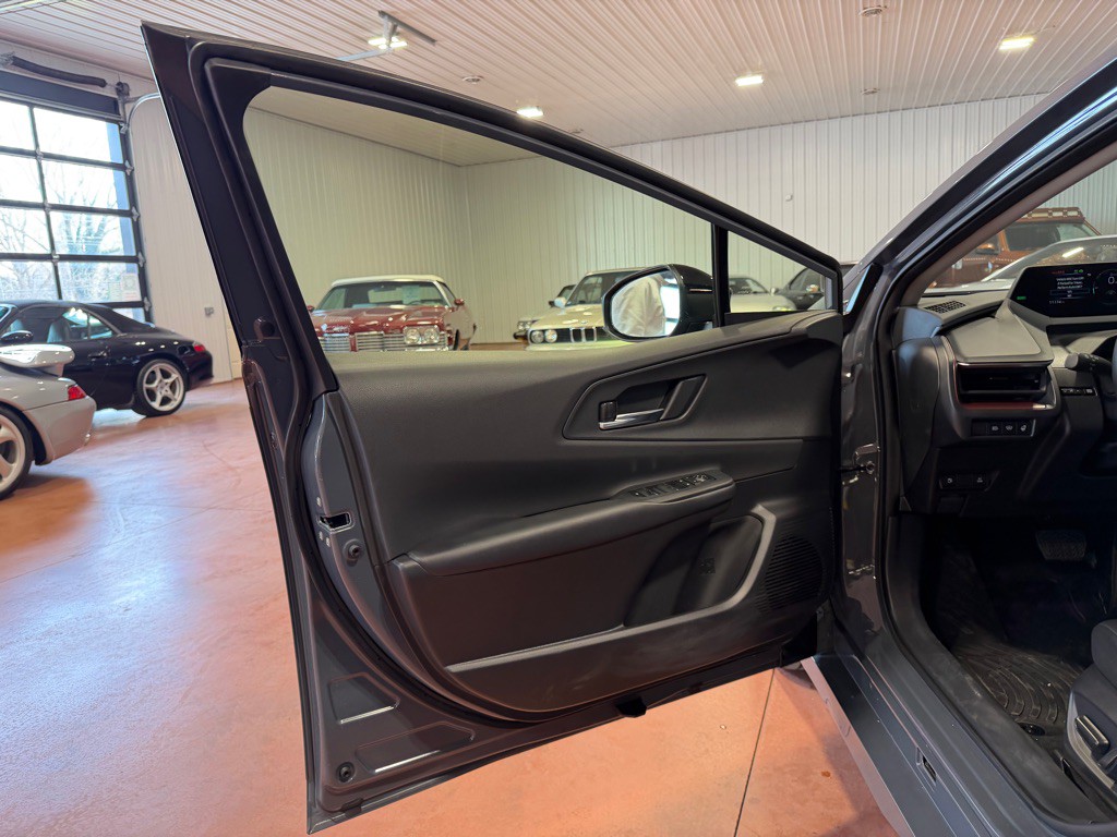 2024 Toyota Prius Image 16