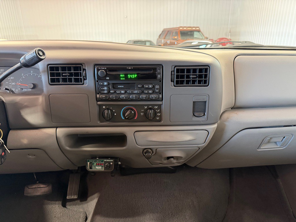 2001 Ford F-250 Image 29