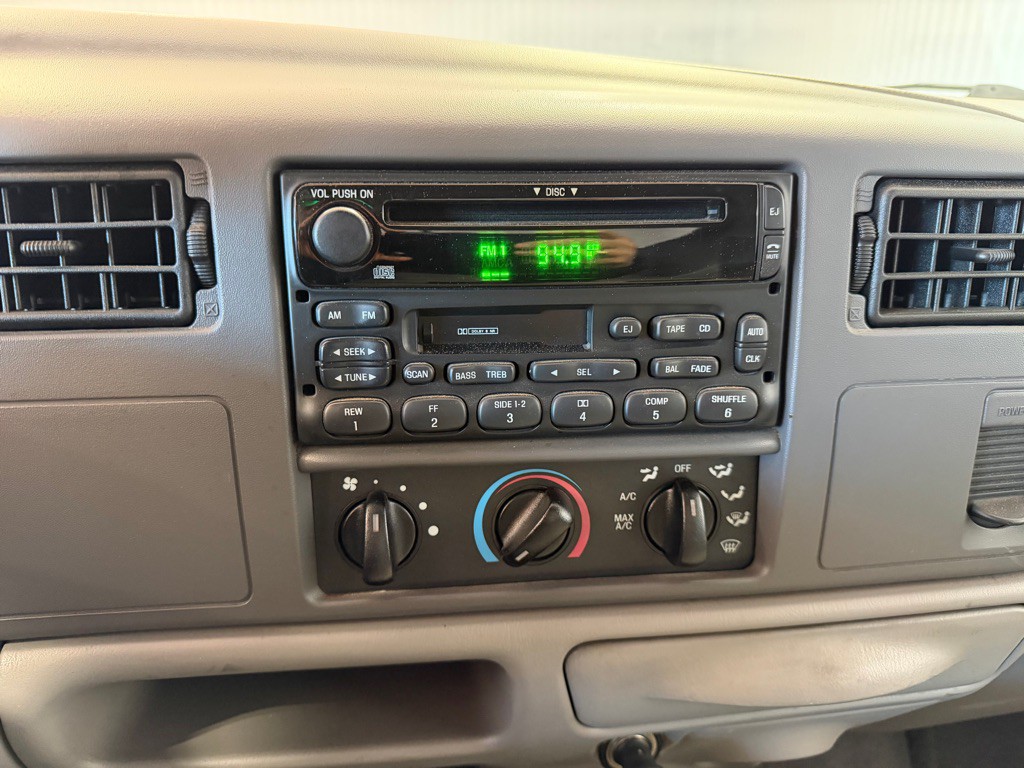 2001 Ford F-250 Image 31