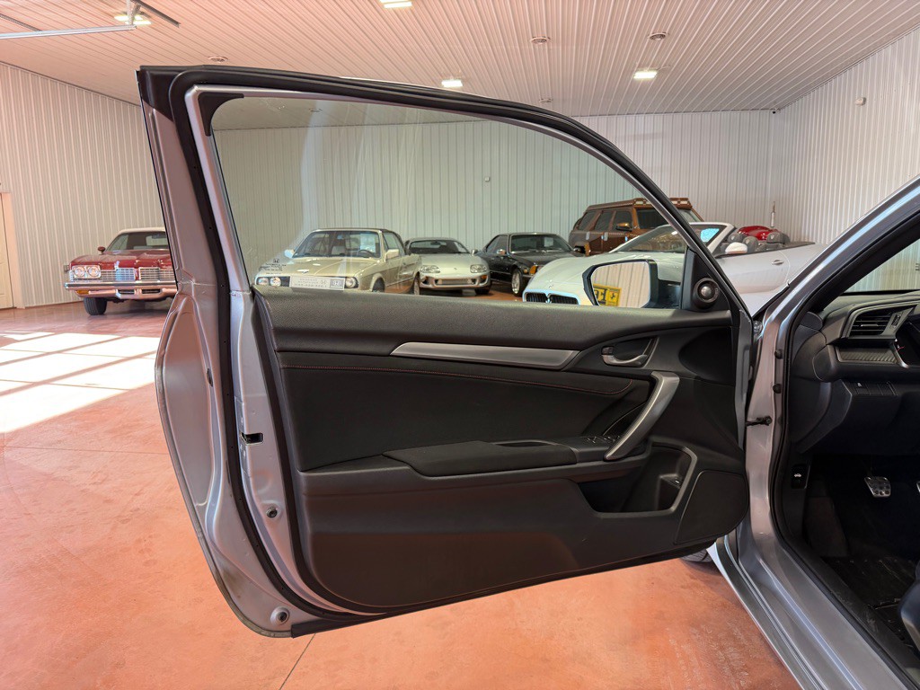 2018 Honda Civic Image 16