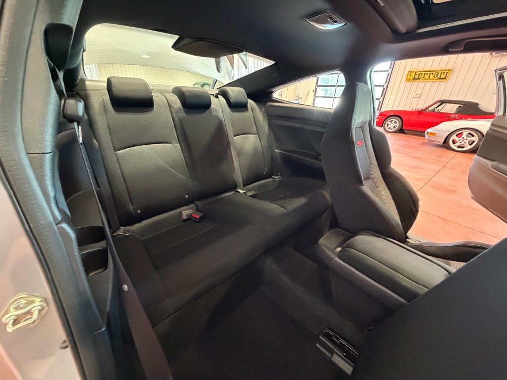 2018 Honda Civic Image 24