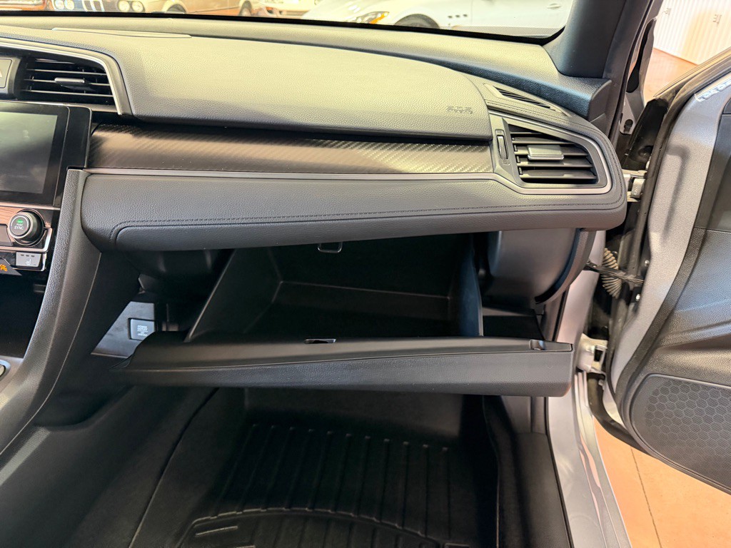 2018 Honda Civic Image 29