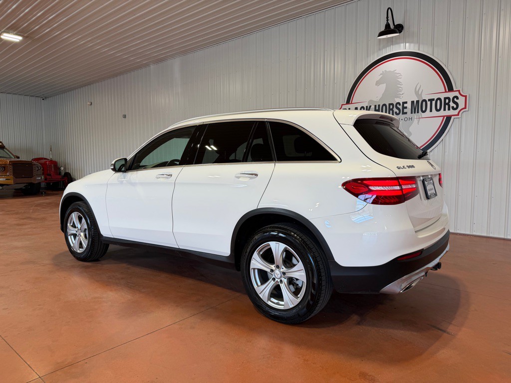 2017 Mercedes-Benz GLC-Class Image 10