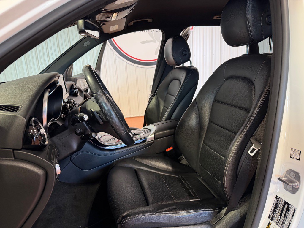 2017 Mercedes-Benz GLC-Class Image 17