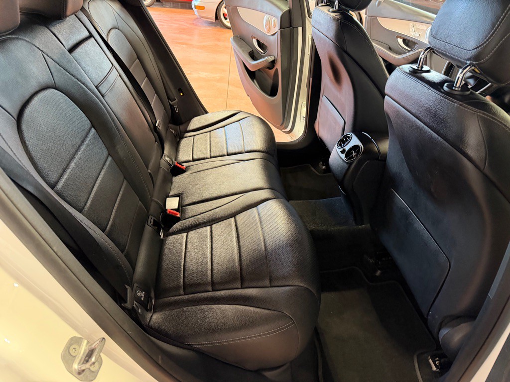 2017 Mercedes-Benz GLC-Class Image 25