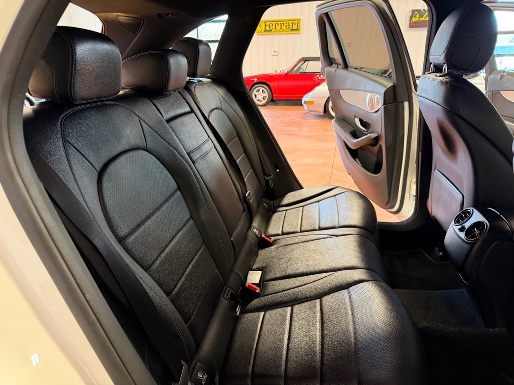 2017 Mercedes-Benz GLC-Class Image 26