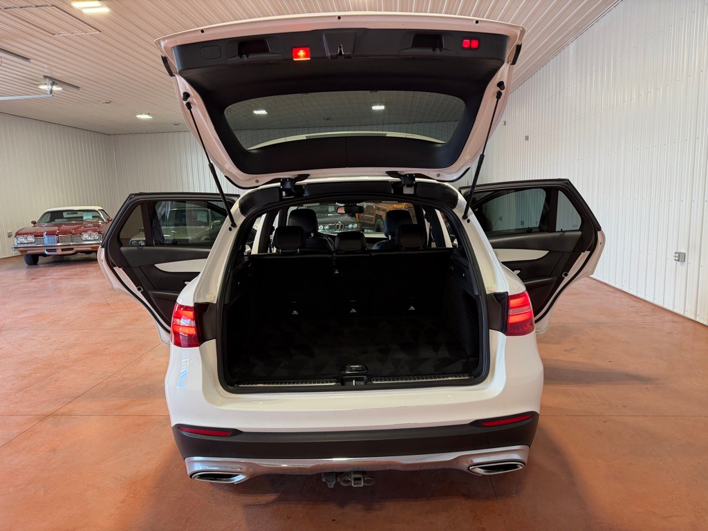 2017 Mercedes-Benz GLC-Class Image 32