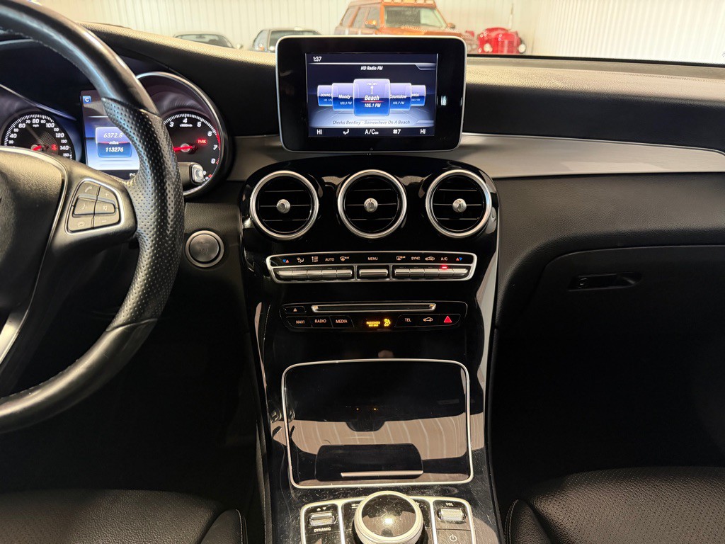 2017 Mercedes-Benz GLC-Class Image 30