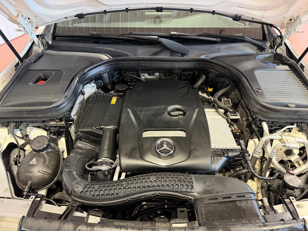 2017 Mercedes-Benz GLC-Class Image 36