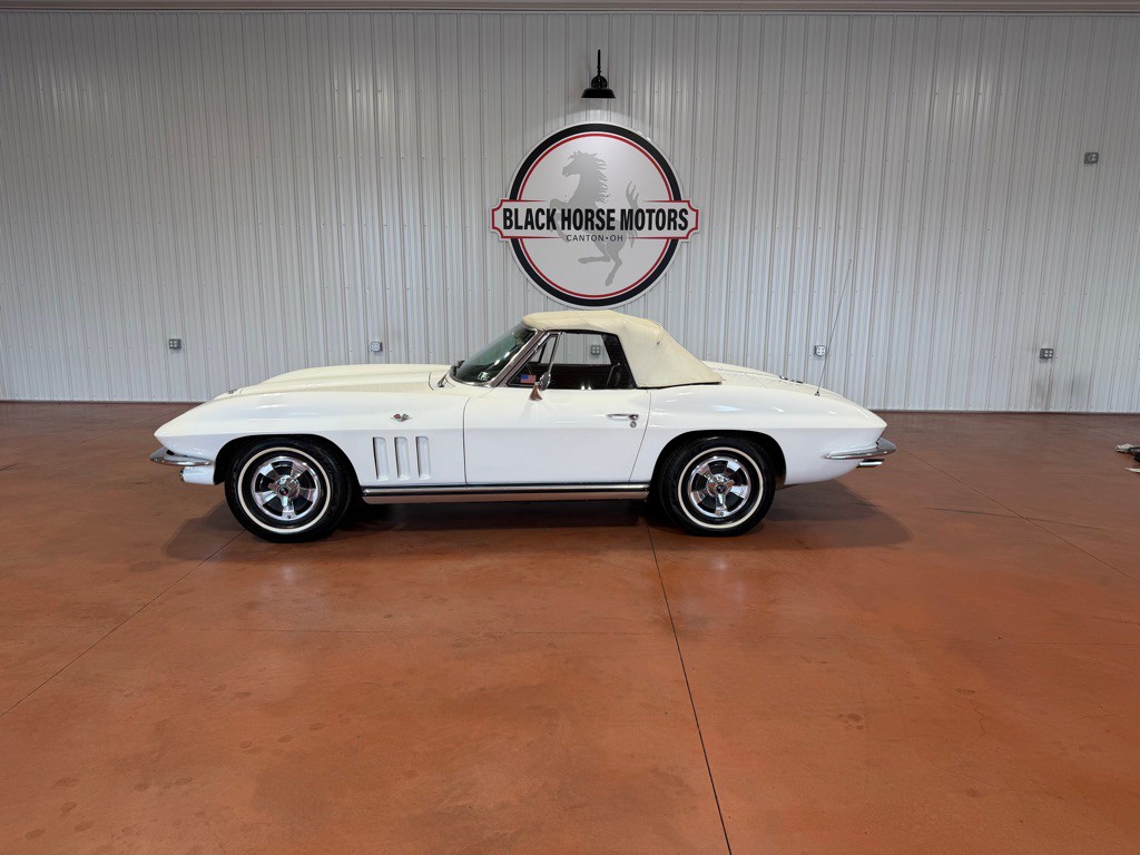 1965 Chevrolet Corvette Image 2