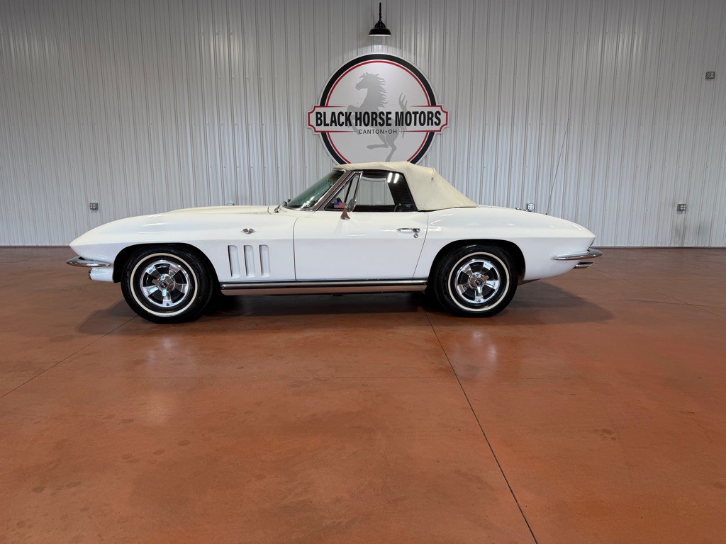 1965 Chevrolet Corvette Image 3
