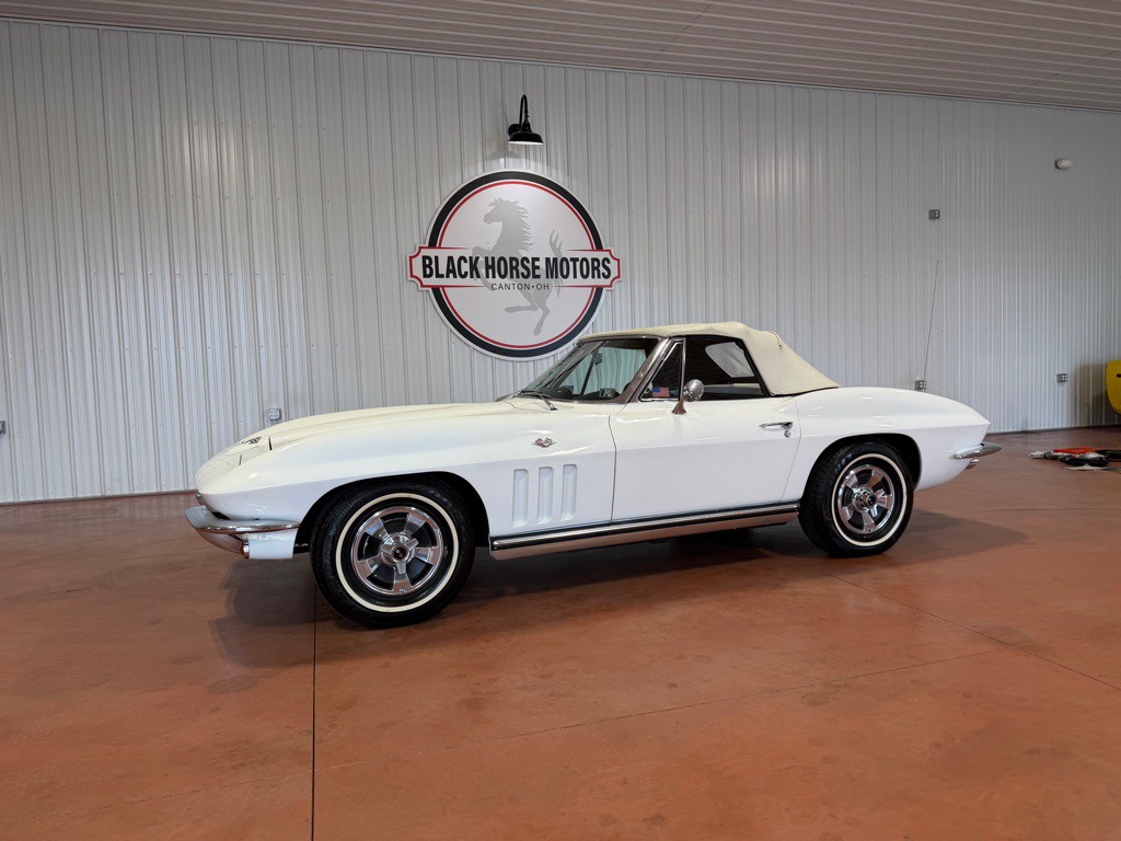 1965 Chevrolet Corvette Image 4