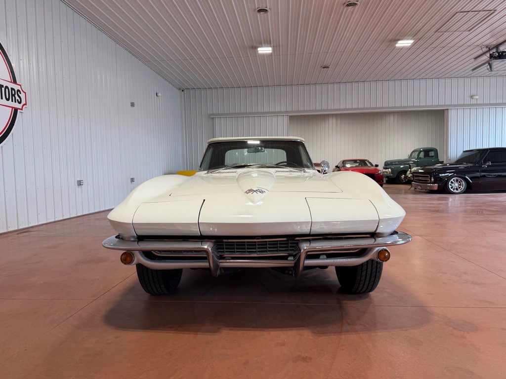 1965 Chevrolet Corvette Image 6