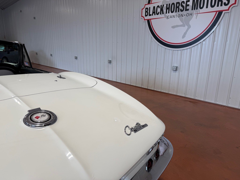 1965 Chevrolet Corvette Image 13