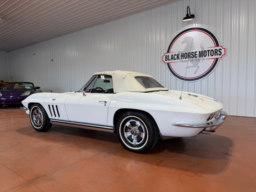 1965 Chevrolet Corvette Image 14