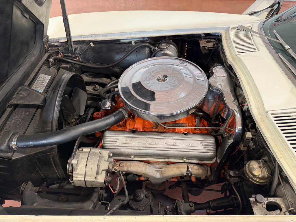 1965 Chevrolet Corvette Image 33