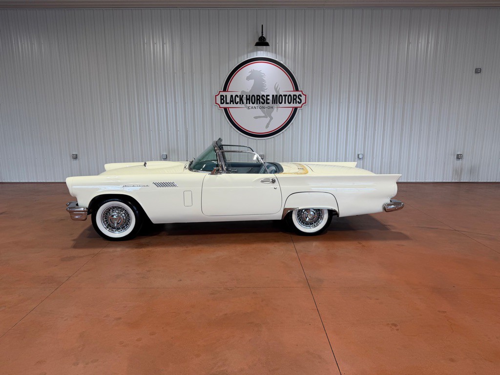 1957 Ford Thunderbird Image 1