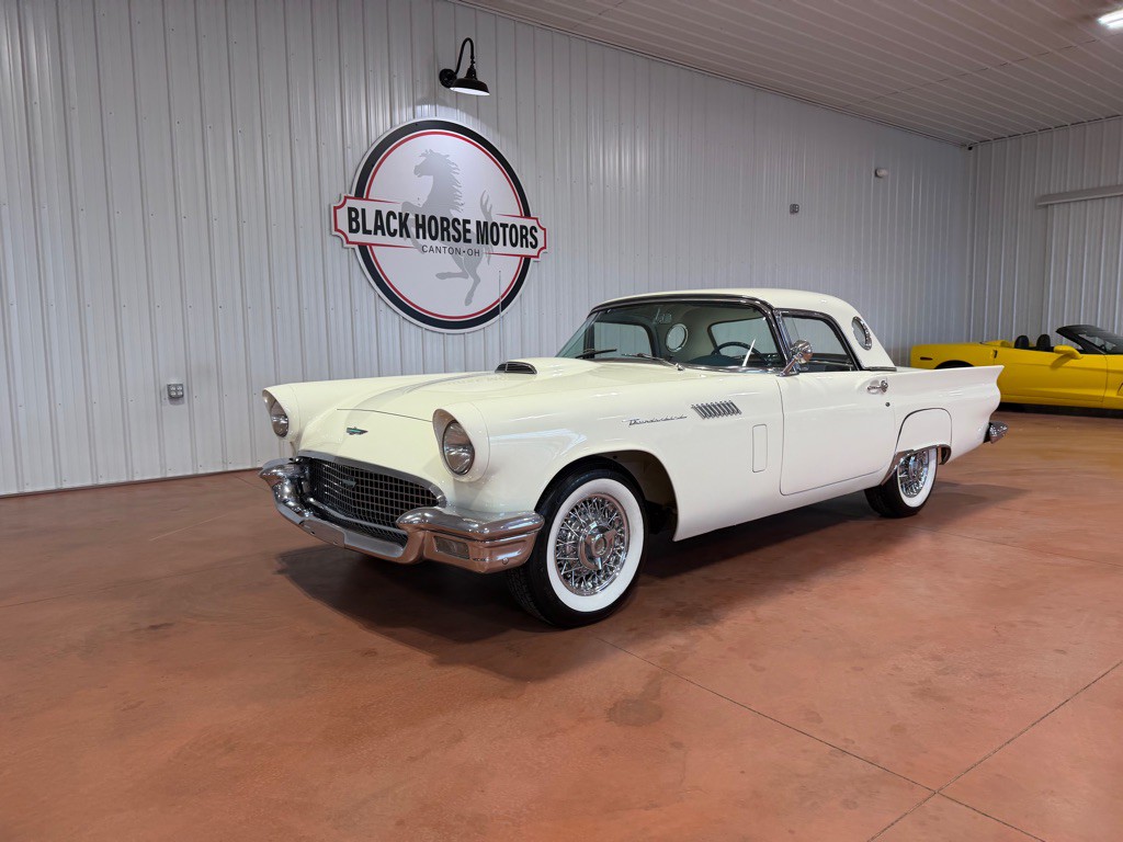1957 Ford Thunderbird Image 5