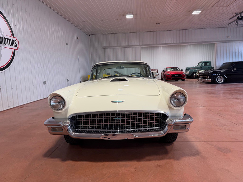 1957 Ford Thunderbird Image 6