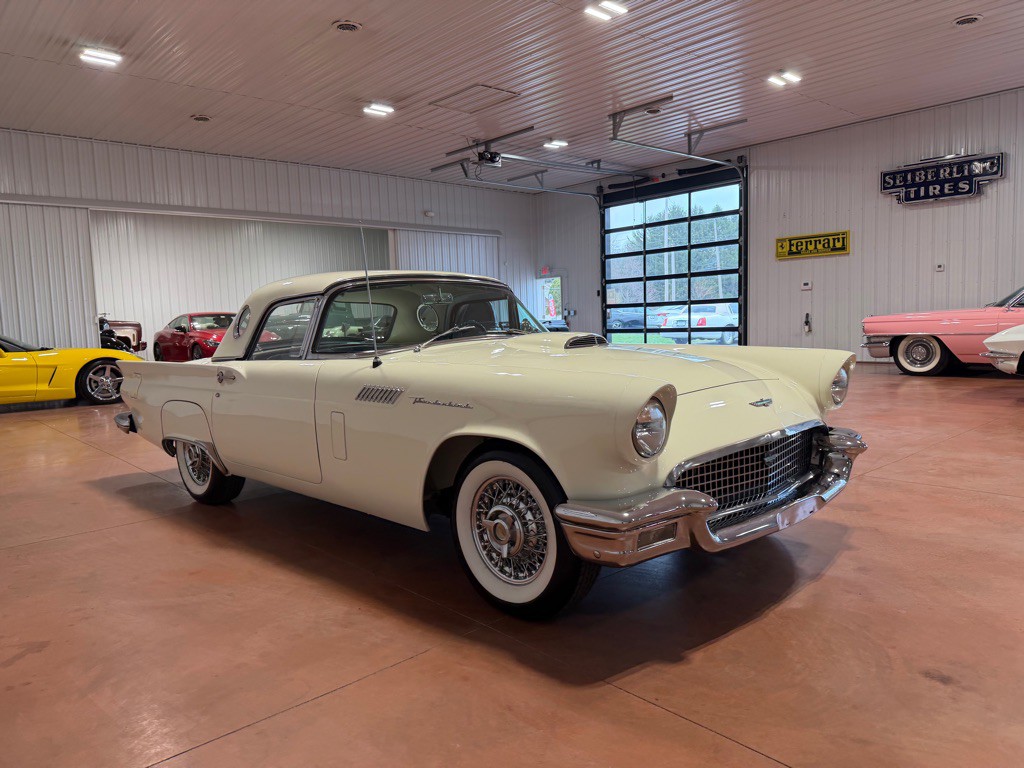1957 Ford Thunderbird Image 7