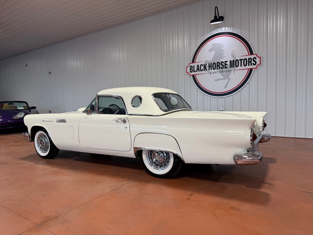 1957 Ford Thunderbird Image 11