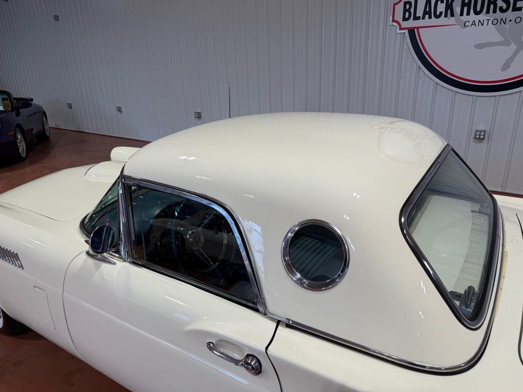 1957 Ford Thunderbird Image 12
