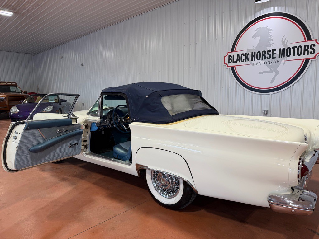 1957 Ford Thunderbird Image 13