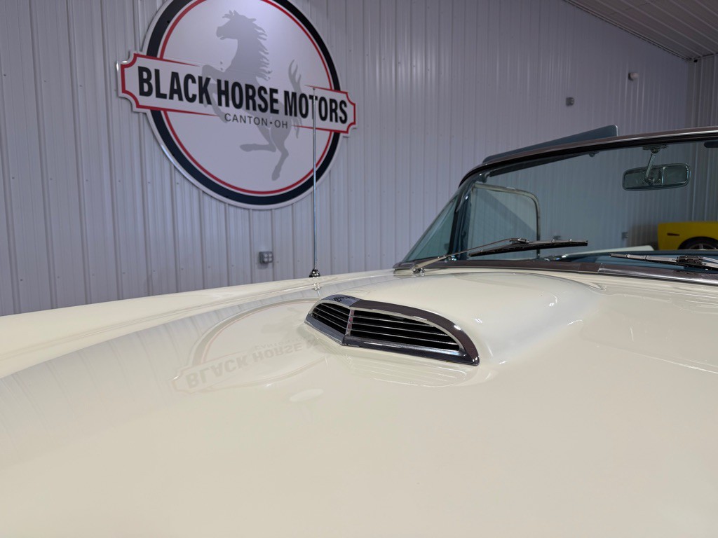1957 Ford Thunderbird Image 16