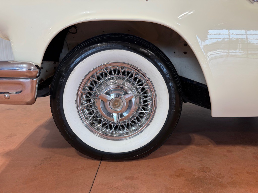 1957 Ford Thunderbird Image 19