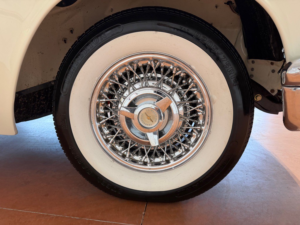 1957 Ford Thunderbird Image 20