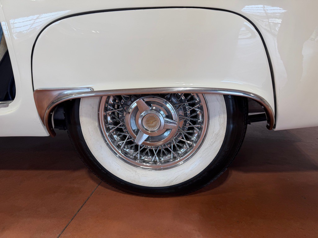 1957 Ford Thunderbird Image 22