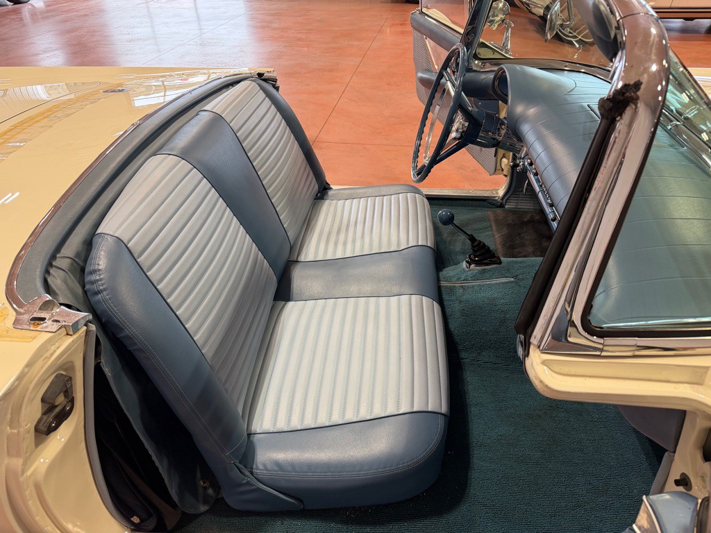 1957 Ford Thunderbird Image 26