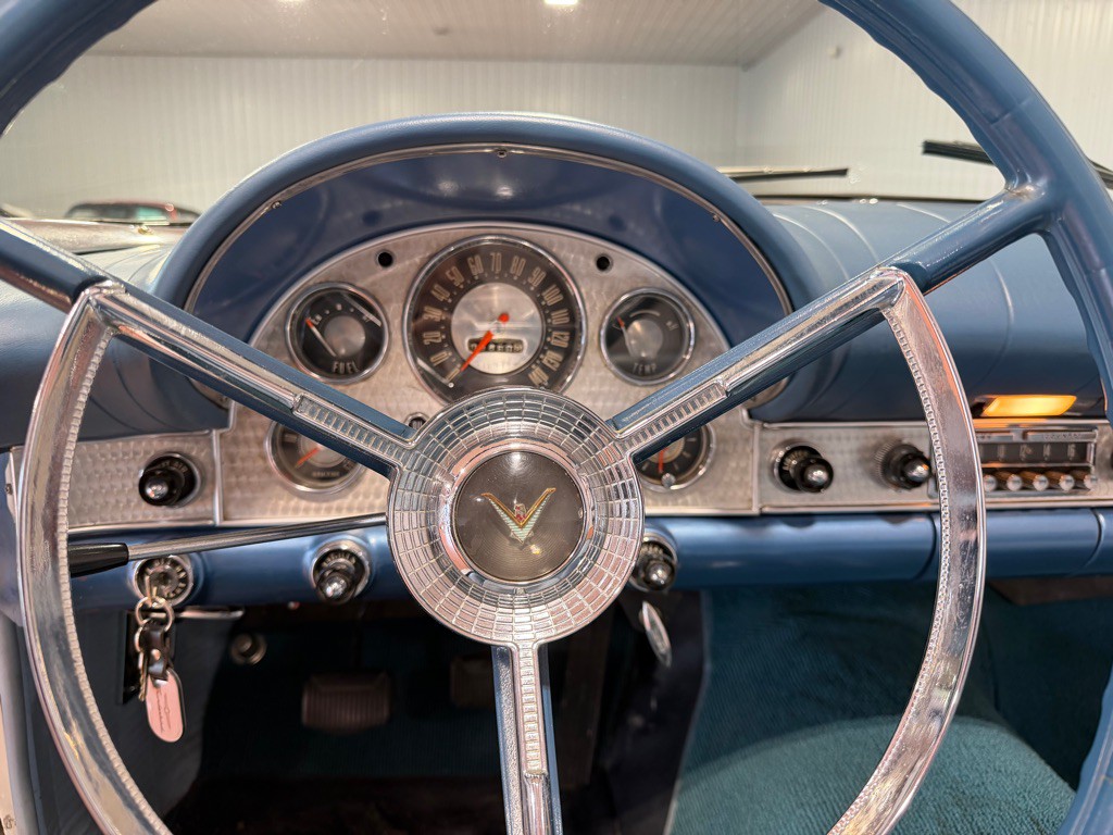 1957 Ford Thunderbird Image 31