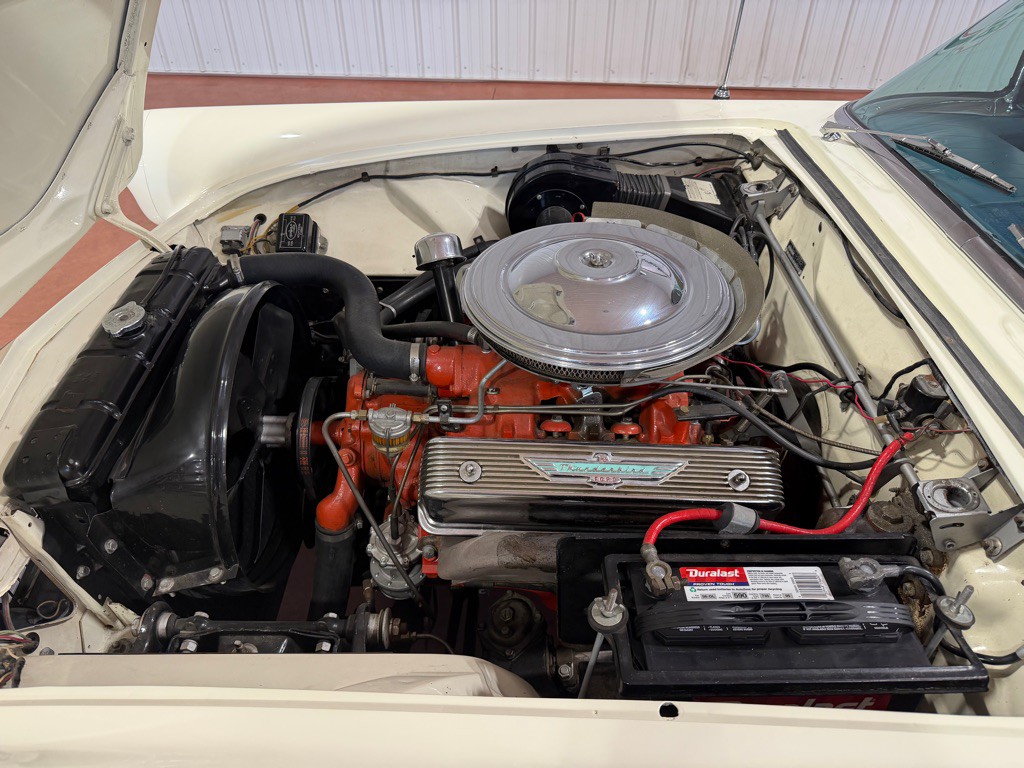 1957 Ford Thunderbird Image 33