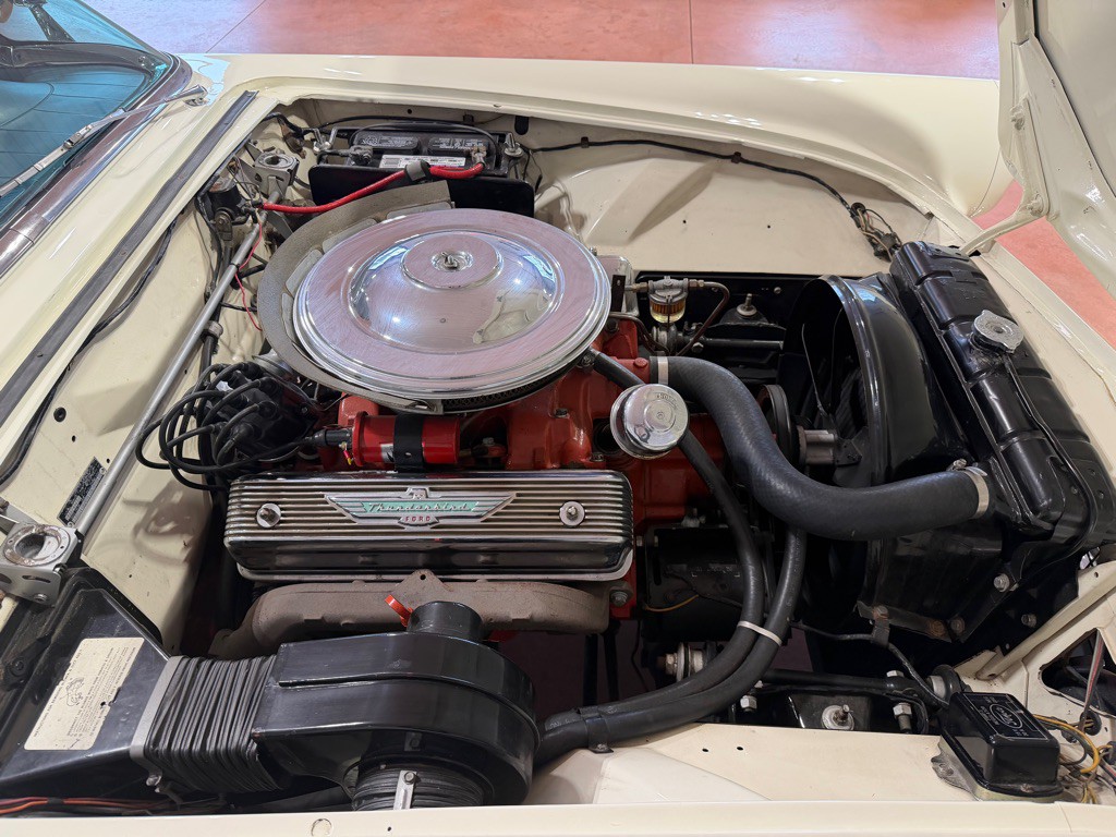 1957 Ford Thunderbird Image 34