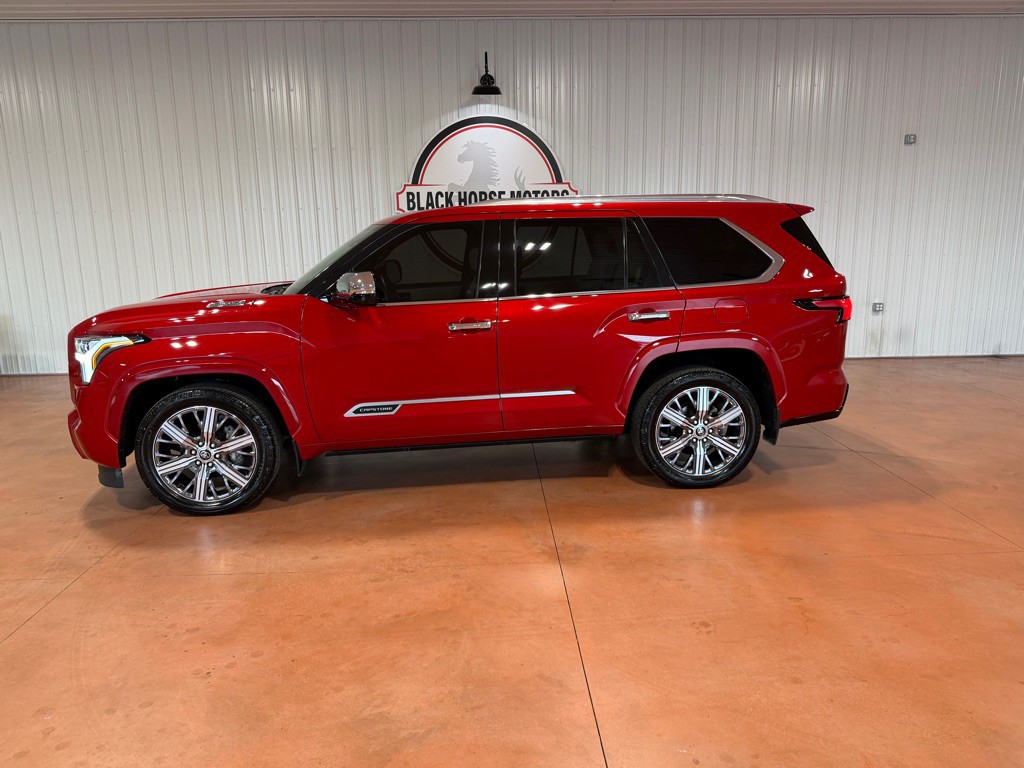 2023 Toyota Sequoia Image 1